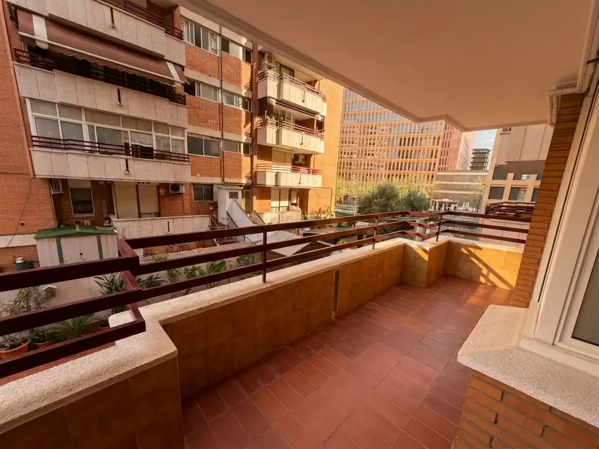 Piso con balcón en venta en Sants - Montjuïc