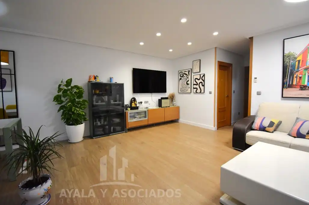 Sala d'estar de Casa o xalet en venda en Torre-Pacheco amb Aire condicionat, Calefacció i Jardí privat