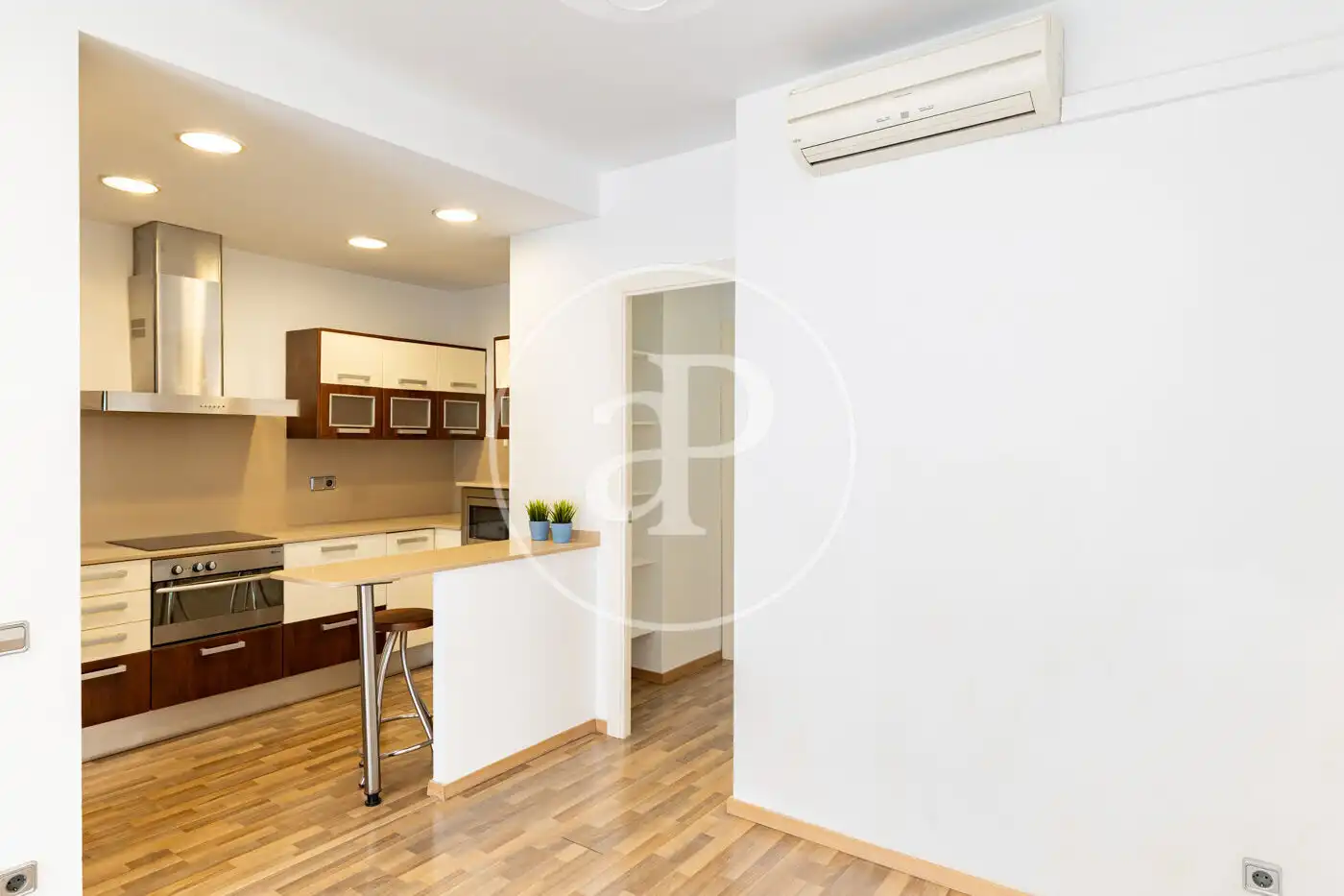 Kitchen of Flat for sale in Barcelona  with Air Conditioner, Heating and Terrace