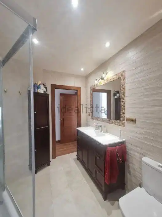 Badezimmer von Wohnung zum Verkauf in Torrelavega  mit Heizung