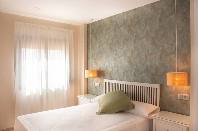 Apartamento en Alquiler en Calle Secoya en Parque Alcosa