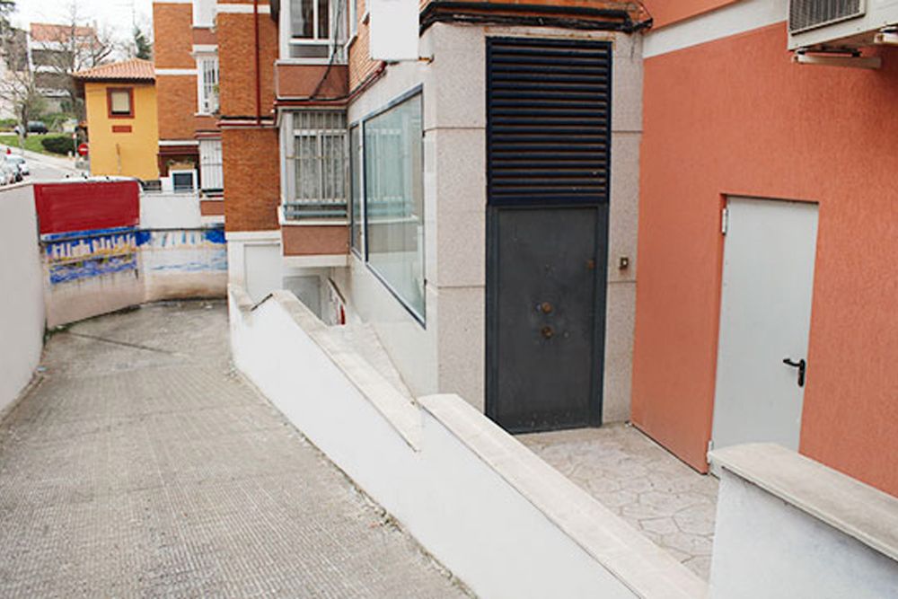 Exterior view of Garage for sale in  Madrid Capital