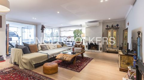 Exclusivo apartamento, elegante y luminoso con terraza en Tres Torres, imatge 2