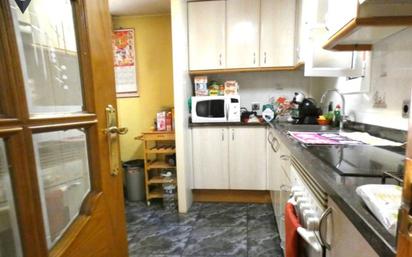 Kitchen of Flat for sale in Sabadell  with Air Conditioner