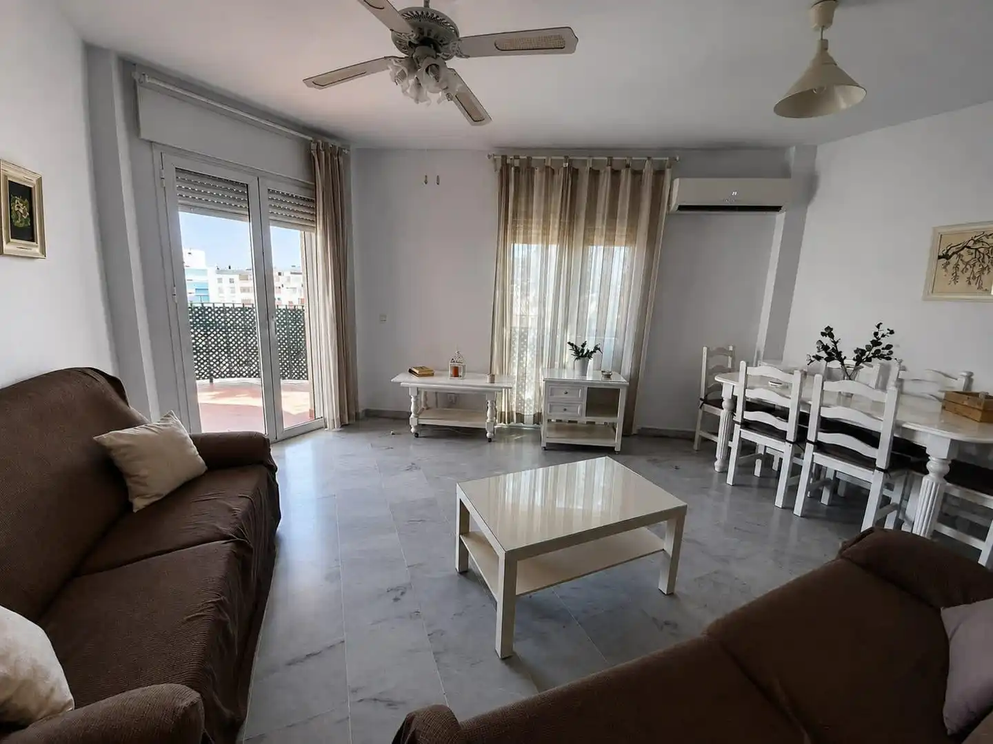 Sala d'estar de Apartament en venda en Sanlúcar de Barrameda amb Aire condicionat i Terrassa