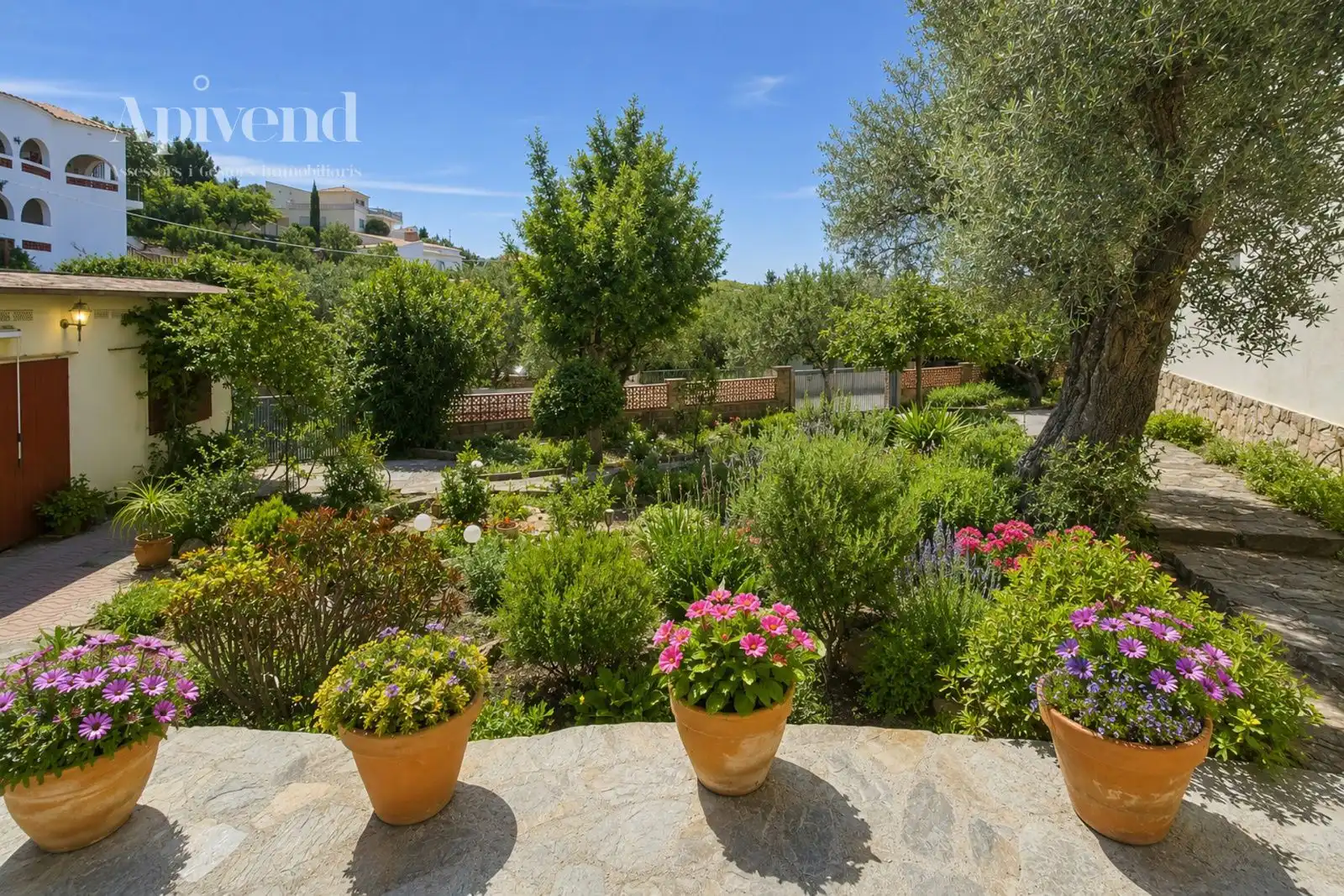 Garden of Houses for sale in Roses  with Air Conditioner, Heating and Private garden