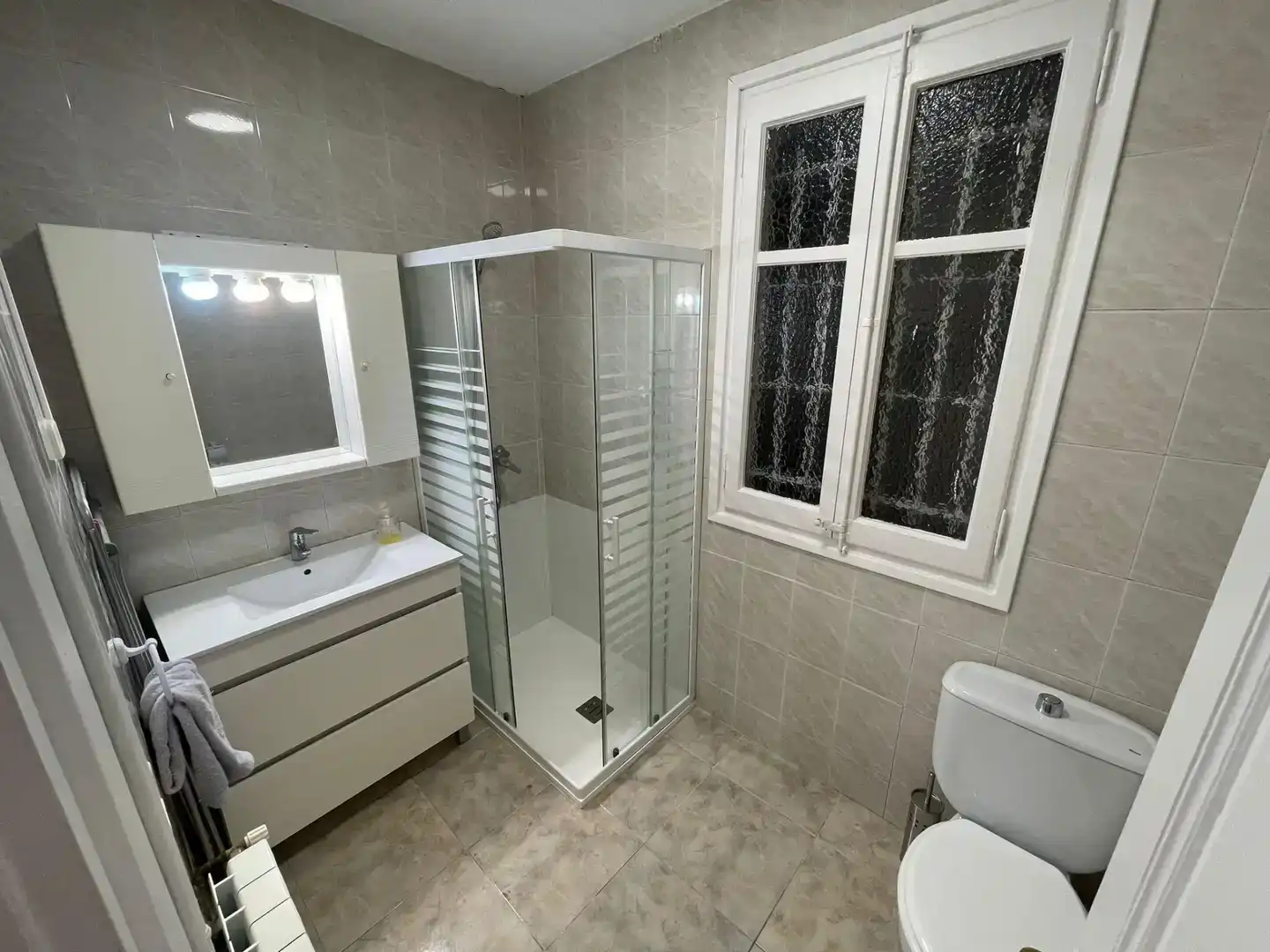 Baño de Piso para compartir en Lleida con Amueblado
