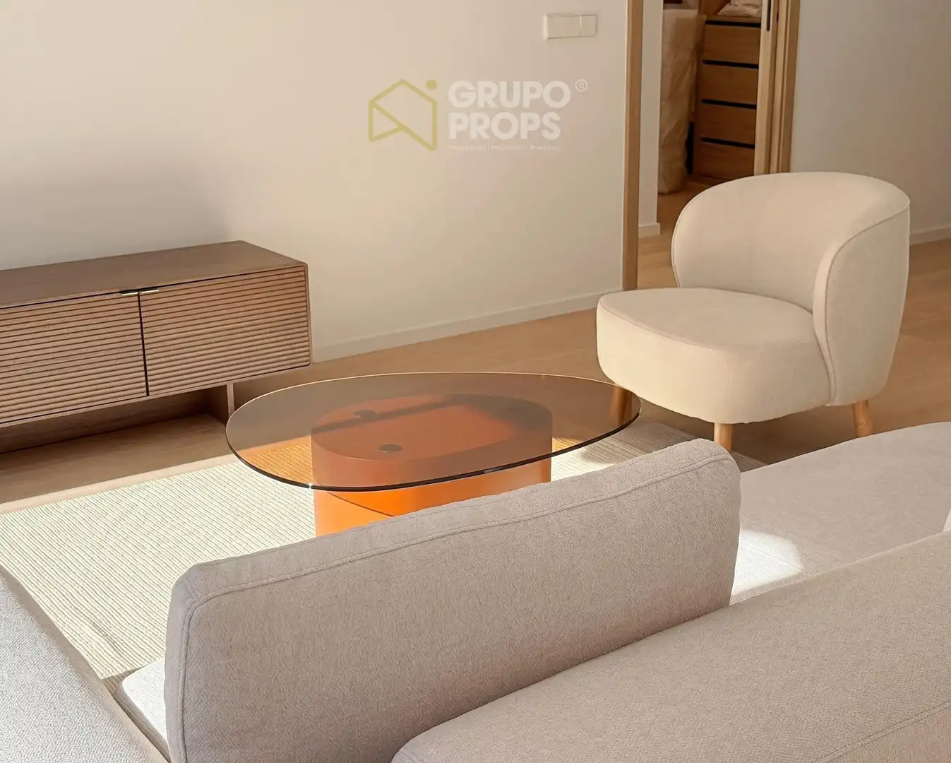 Sala de estar de Apartamento en venta en Madrid con Calefacción y Amueblado