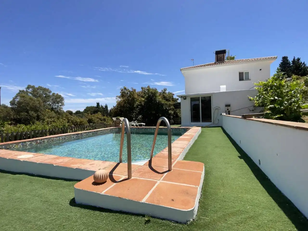 Piscina de Finca rústica en venda en Estepona amb Aire condicionat, Calefacció i Jardí privat