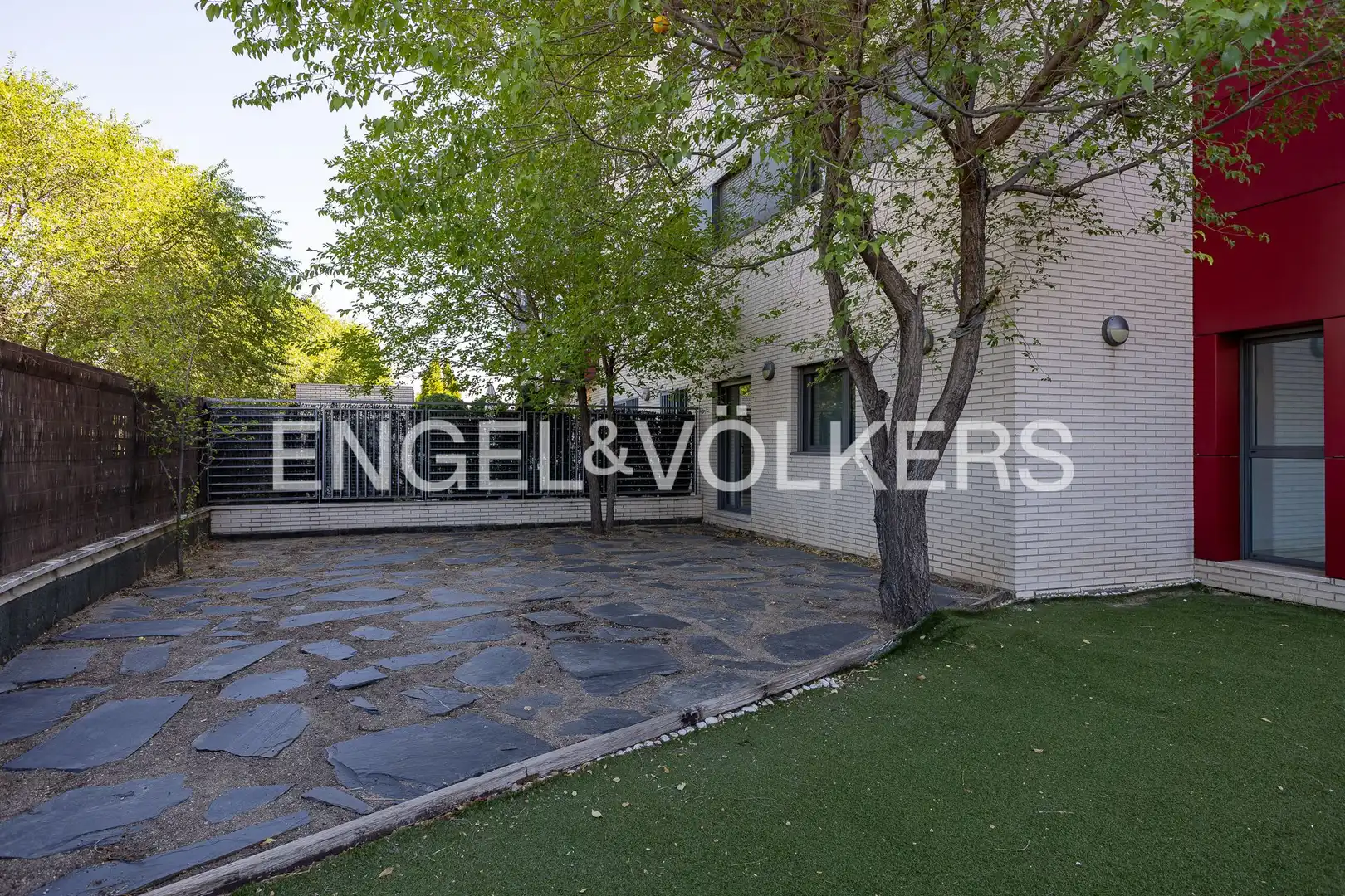 Terraza de Piso en venta en Madrid con Aire acondicionado, Calefacción y Jardín privado