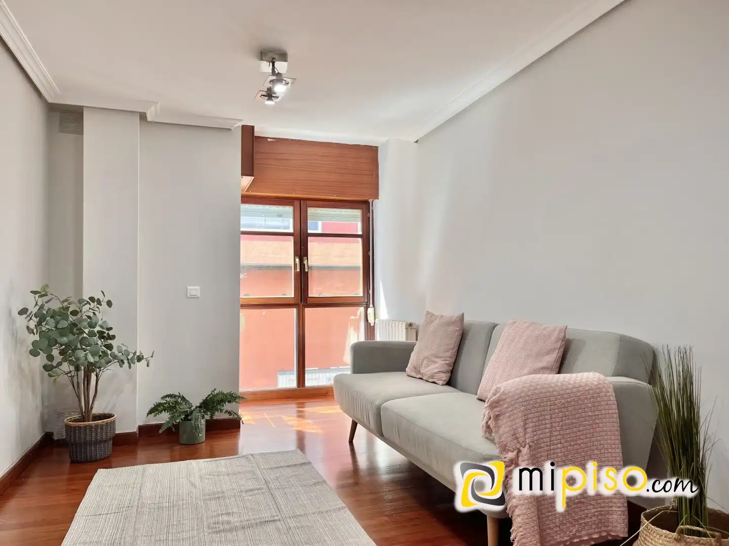 Sala de estar de Piso en venta en Santoña con Calefacción