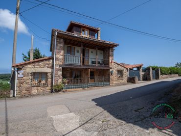 House with balcony for sale in Lue - LG LUE 7