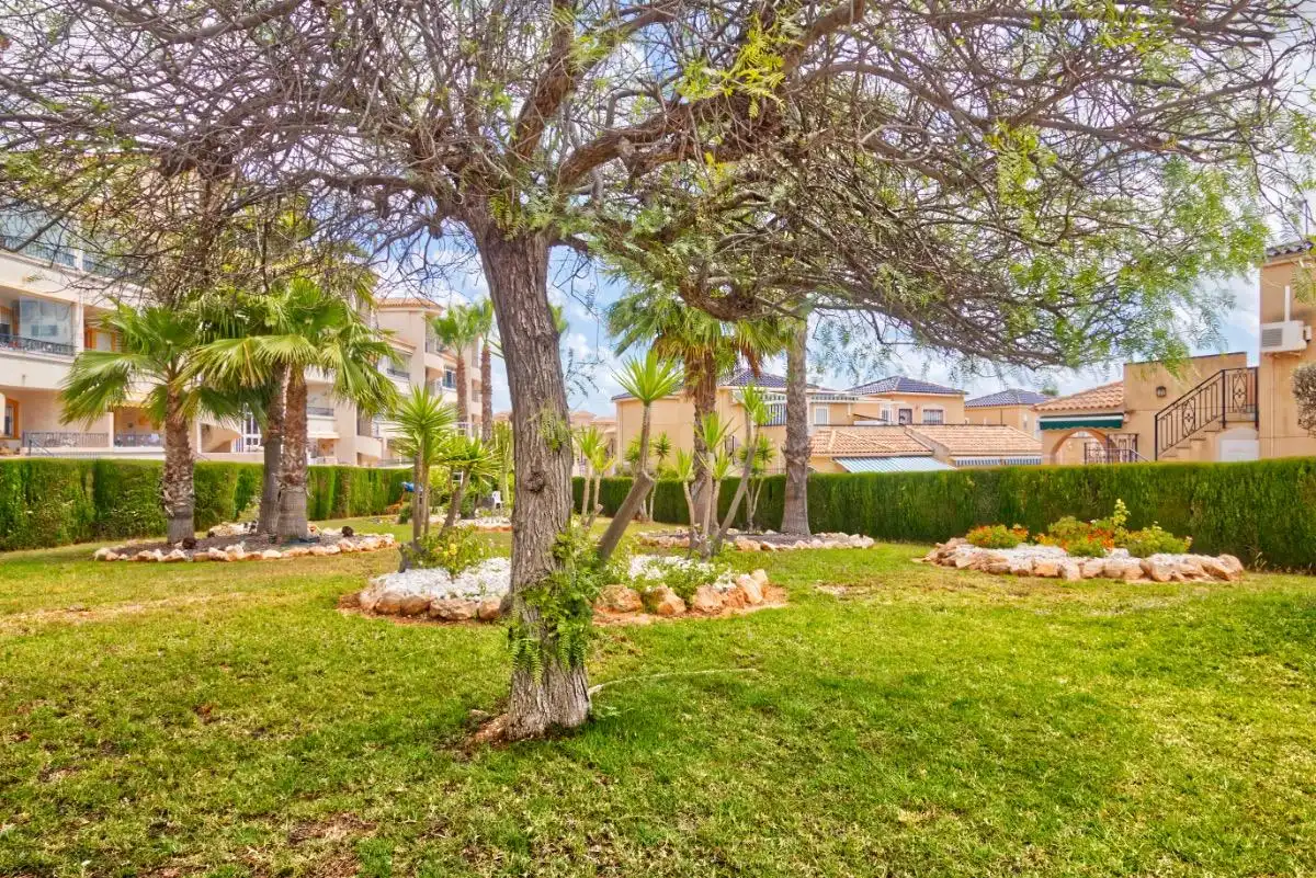 Jardín de Apartamento en venta en Orihuela con Aire acondicionado, Terraza y Amueblado