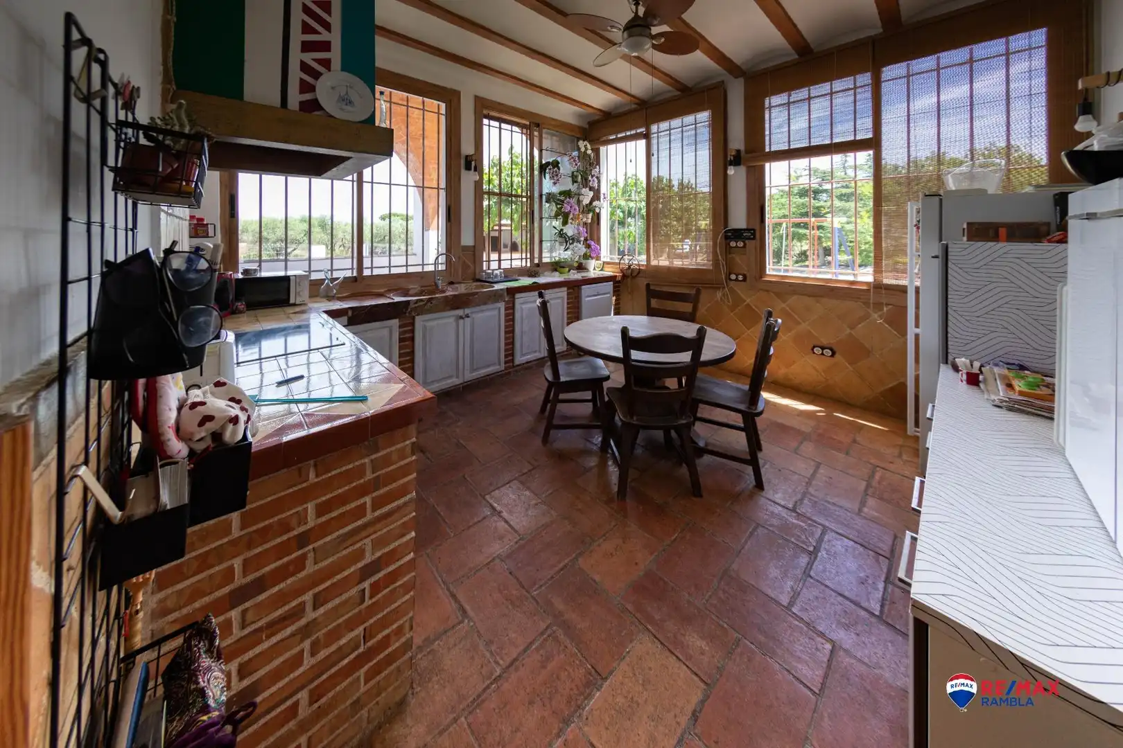 Cocina de Finca rústica en venta en Montbrió del Camp