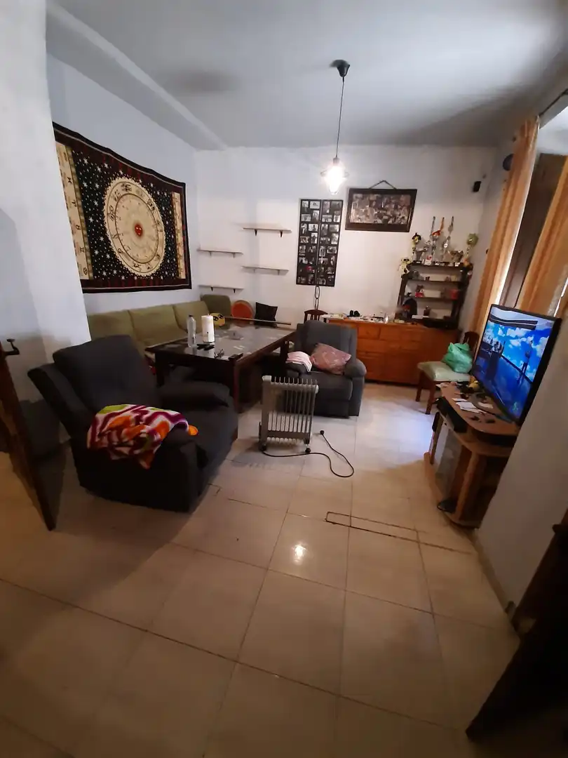 SE VENDE CASA EN LA ZONA DE LA PLAZA 1º DE MAYO, immagine 2
