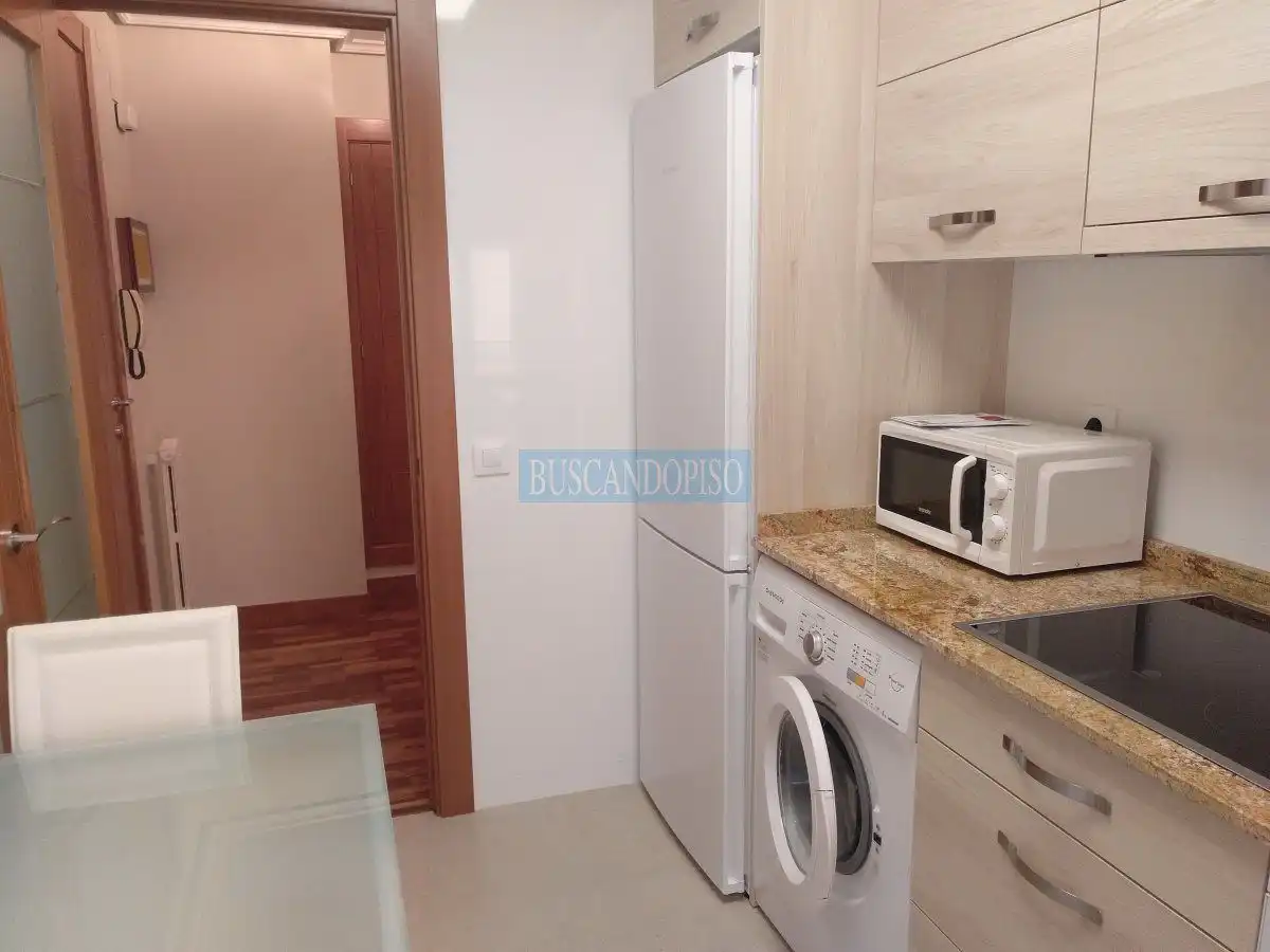 Cocina de Estudio de alquiler en  Logroño con Aire acondicionado, Calefacción y Parquet