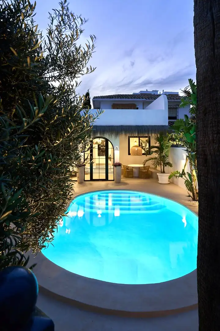 Schwimmbecken von Haus oder Chalet zum Verkauf in Torremolinos mit Klimaanlage, Heizung und Privatgarten