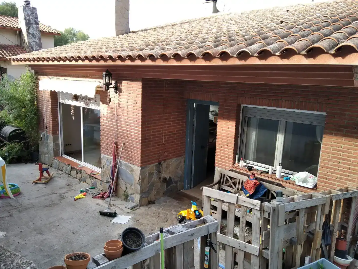 Vista exterior de Piso en venta en Cervelló