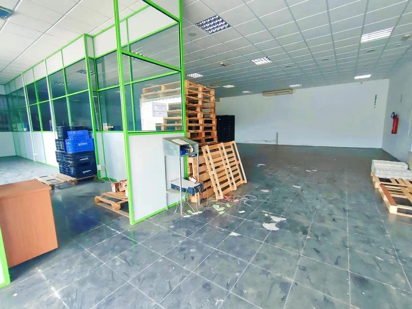 Nave industrial en venta en Sueca