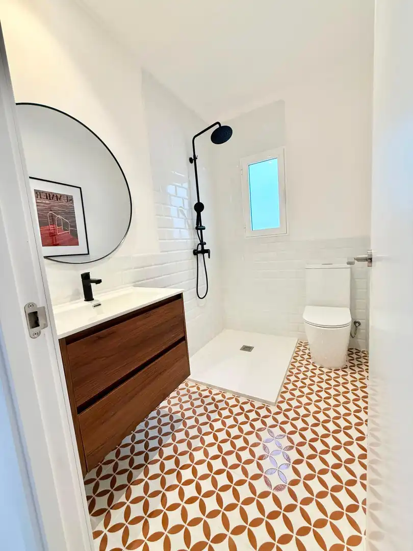 Baño de Piso de alquiler en Valencia con Calefacción, Parquet y Amueblado