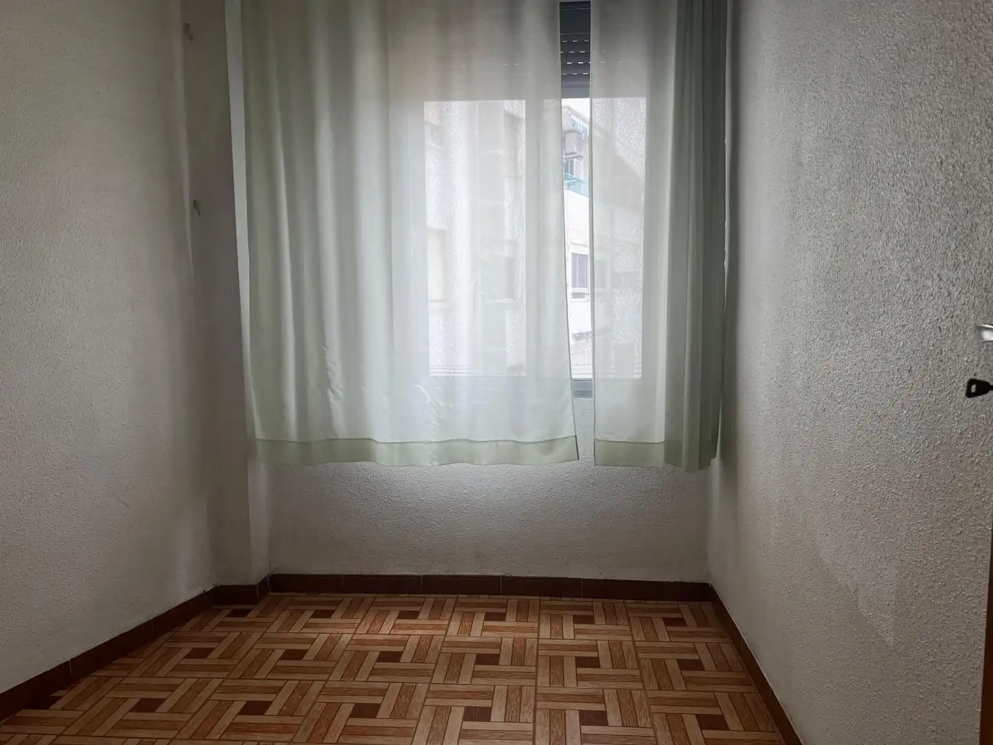 Bedroom of Flat for sale in Valencia  with Air Conditioner and Alarm
