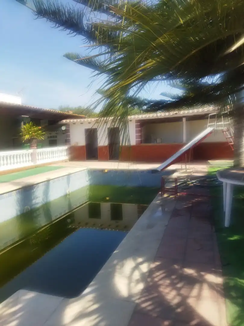 Casa rústica amb piscina en venda a Calle Aduana