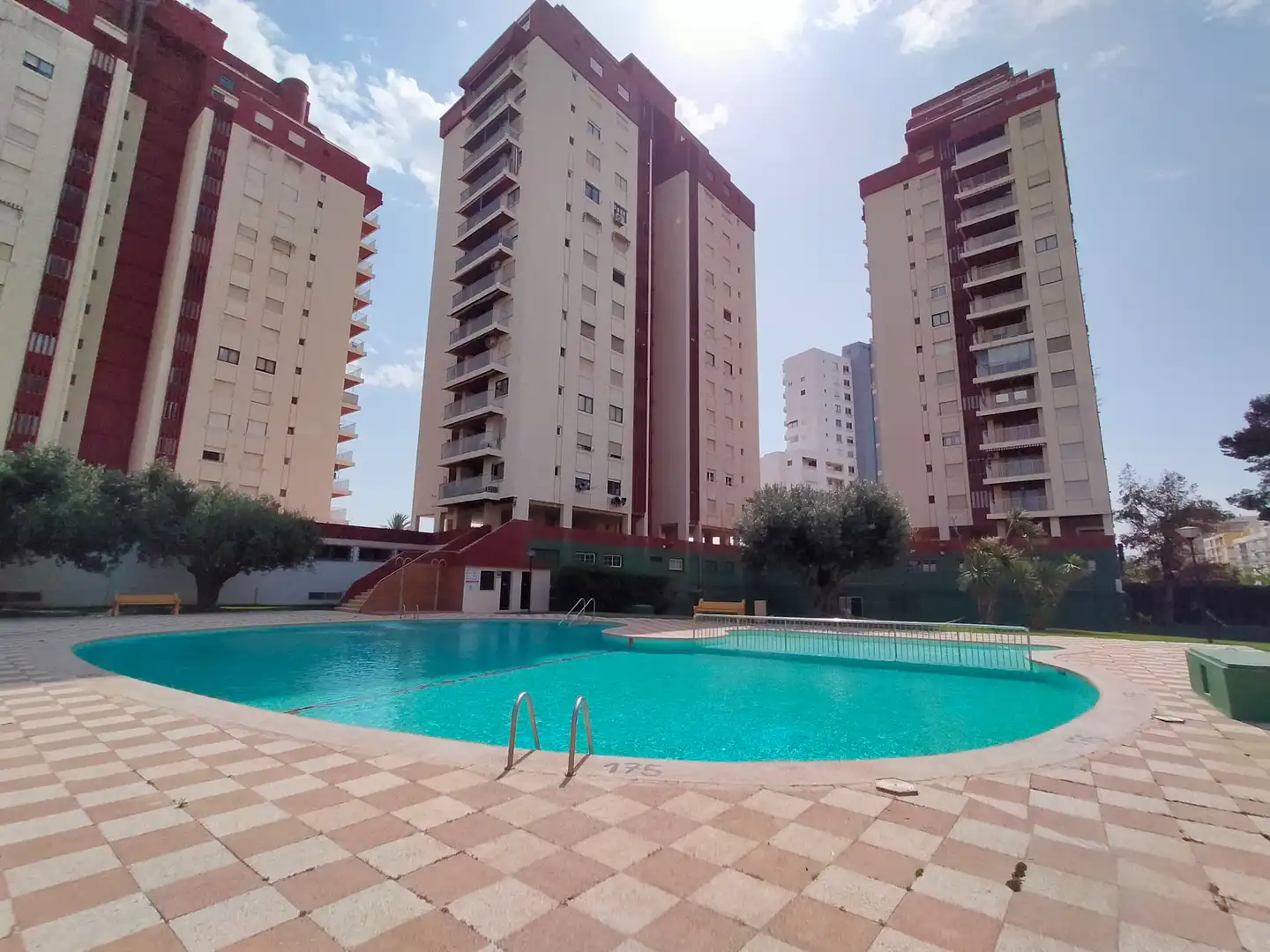 Piscina de Apartamento en venta en Gandia con Aire acondicionado, Terraza y Amueblado