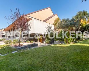 Exterior view of Single-family semi-detached to rent in Boadilla del Monte  with Air Conditioner, Terrace and Swimming Pool