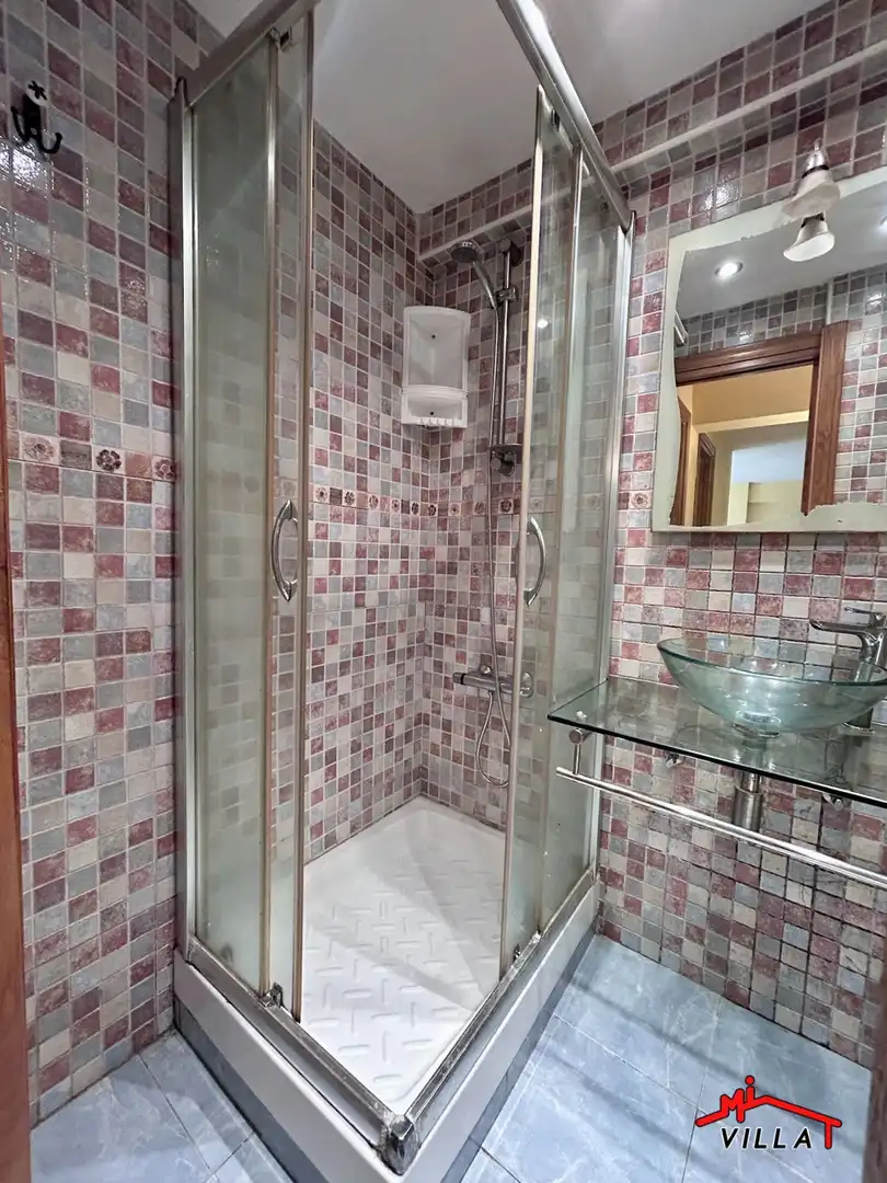 Bathroom of Flat for sale in Laredo  with Heating and Terrace