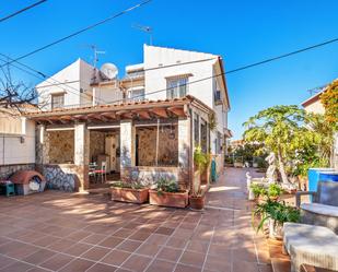 Vista exterior de Casa adosada en venda en Alhaurín de la Torre amb Aire condicionat, Calefacció i Jardí privat