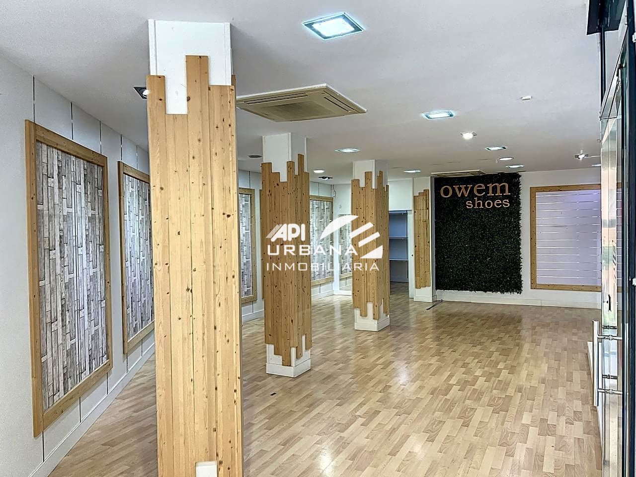Premises for sale in Lucena  with Air Conditioner
