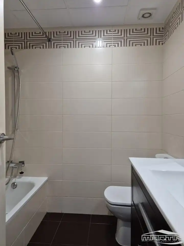Baño de Planta baja en venta en Lucena con Aire acondicionado, Terraza y Trastero