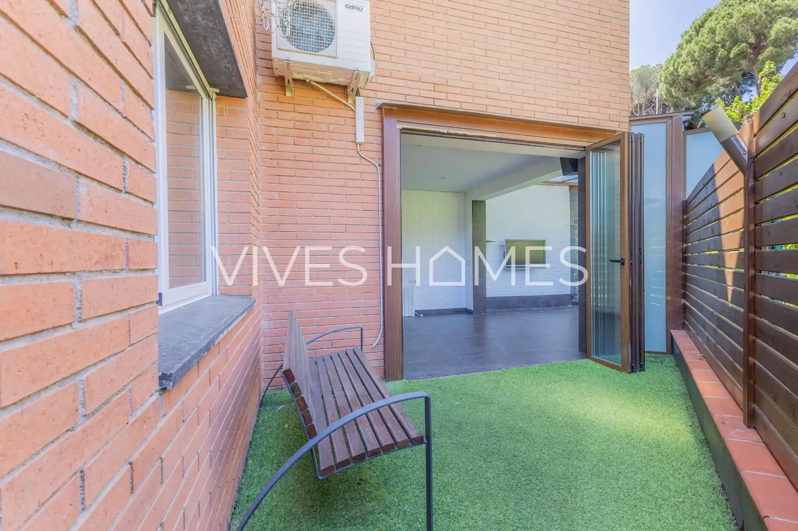 Terrassa de Casa o xalet en venda en Sant Vicenç de Montalt amb Aire condicionat, Calefacció i Jardí privat
