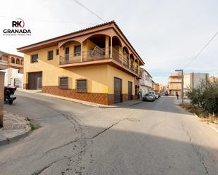 Vista exterior de Casa adosada en venda en Las Gabias amb Aire condicionat i Terrassa