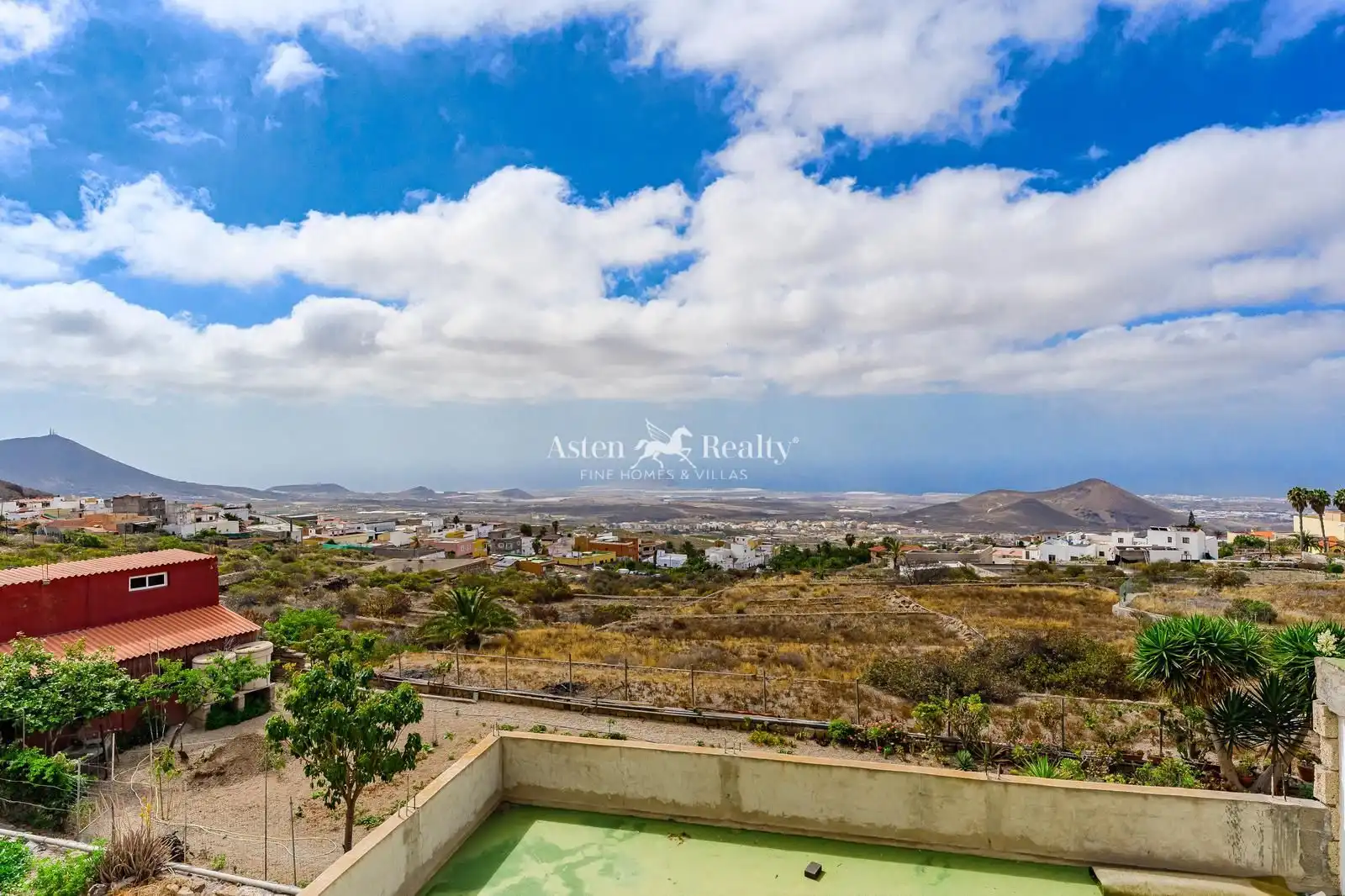 Vista exterior de Casa adosada en venta en San Miguel de Abona con Aire acondicionado, Calefacción y Jardín privado