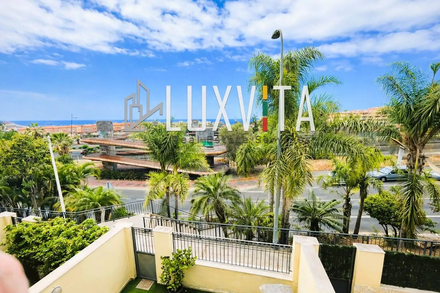 Vista exterior de Casa adosada en venta en Adeje con Aire acondicionado, Jardín privado y Terraza