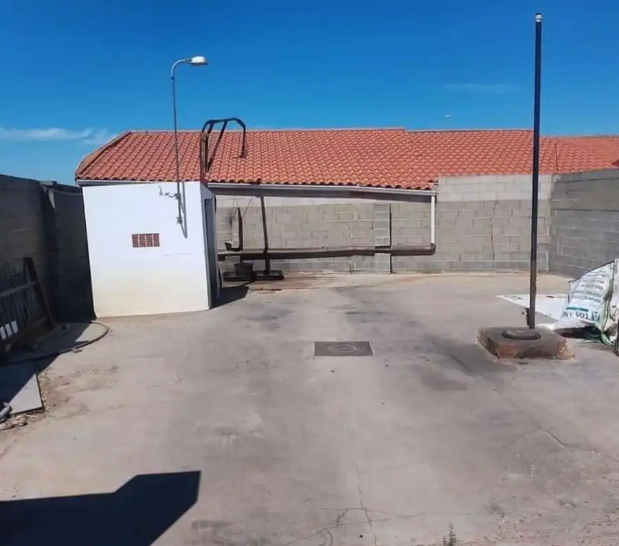 Aparcament de Edifici en venda en Badajoz amb Alarma
