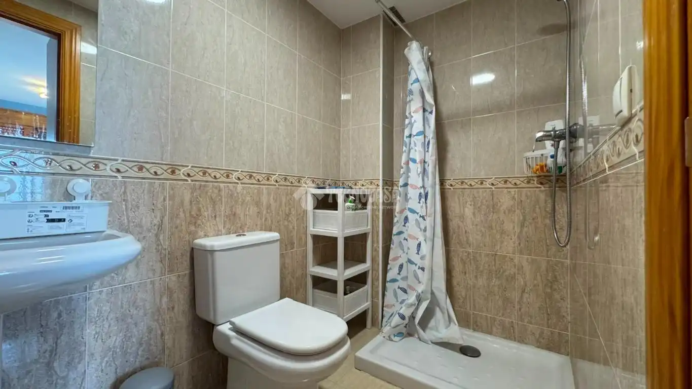 Baño de Piso en venta en Polopos con Aire acondicionado y Balcón