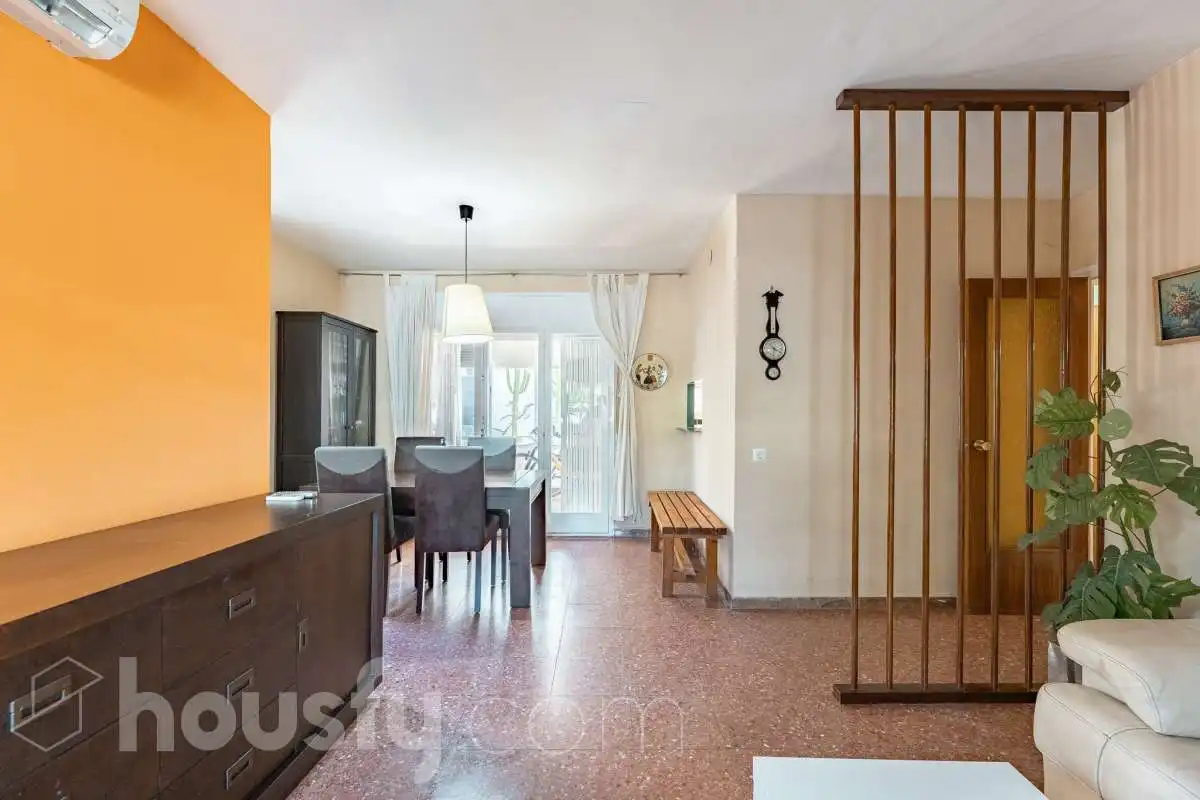 Vista exterior de Planta baja en venta en Cunit con Aire acondicionado, Jardín privado y Trastero