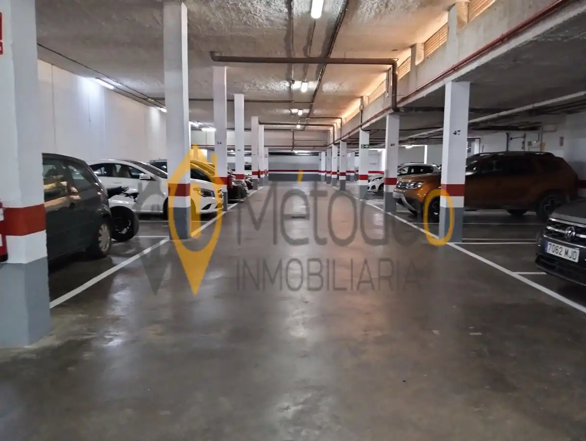 Parking of Flat for sale in Sevilla  with Air Conditioner, Heating and Storage room