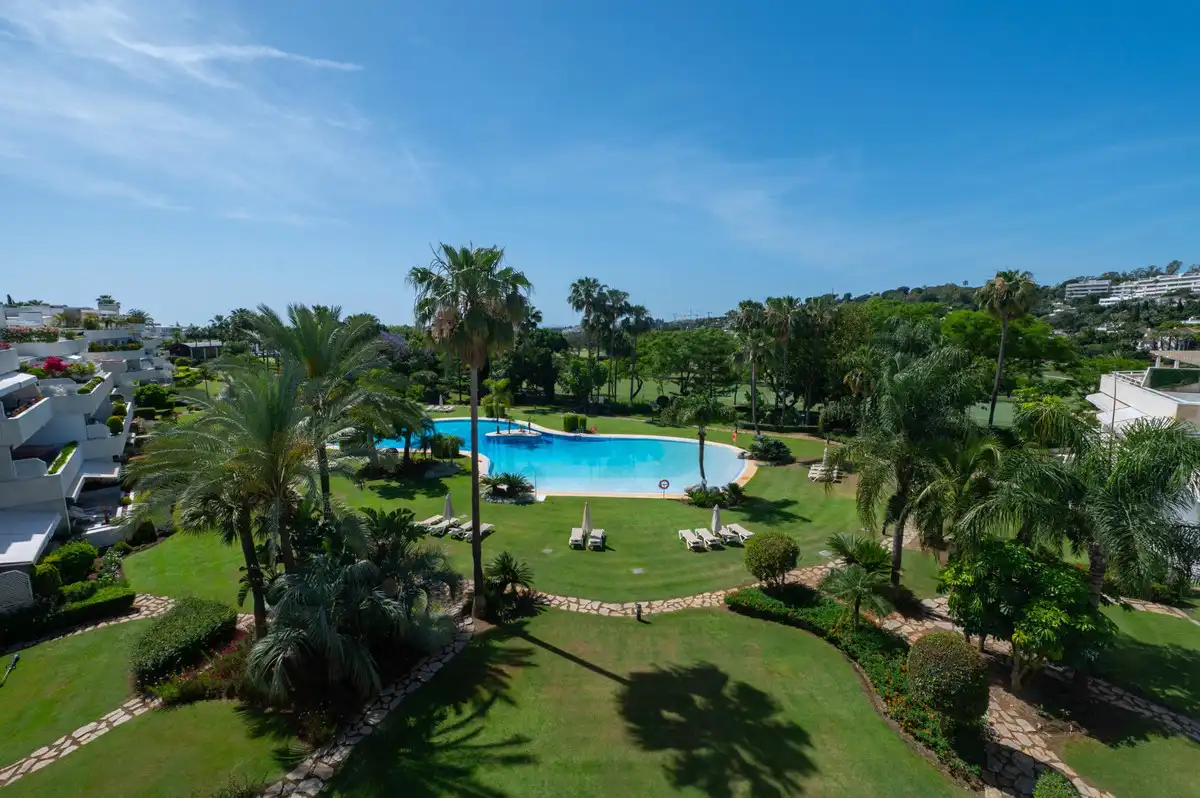 Penthouse with lift for sale in Nueva Andalucía, imagen 3