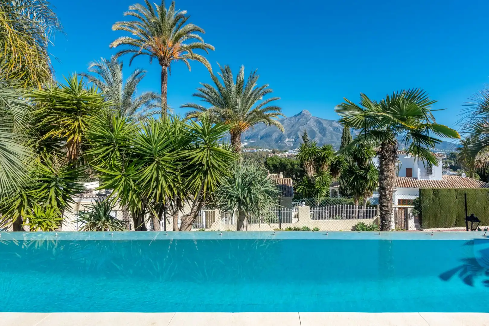 Villa con terrazza in vendita a Nueva Andalucía, imagen 6