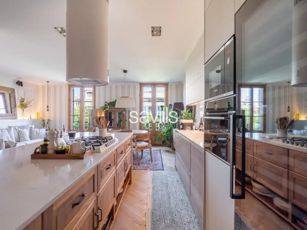Cuina de Apartament en venda en Barcelona amb Aire condicionat, Terrassa i Forn