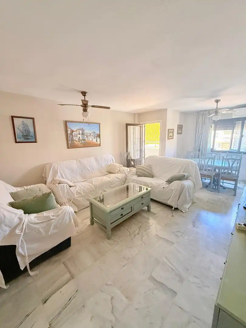 Sala d'estar de Apartament de lloguer en Vélez-Málaga amb Piscina comunitària