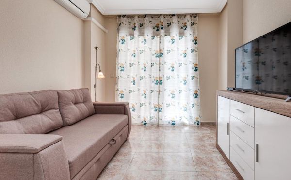 Sala d'estar de Pis en venda en Torrevieja amb Moblat