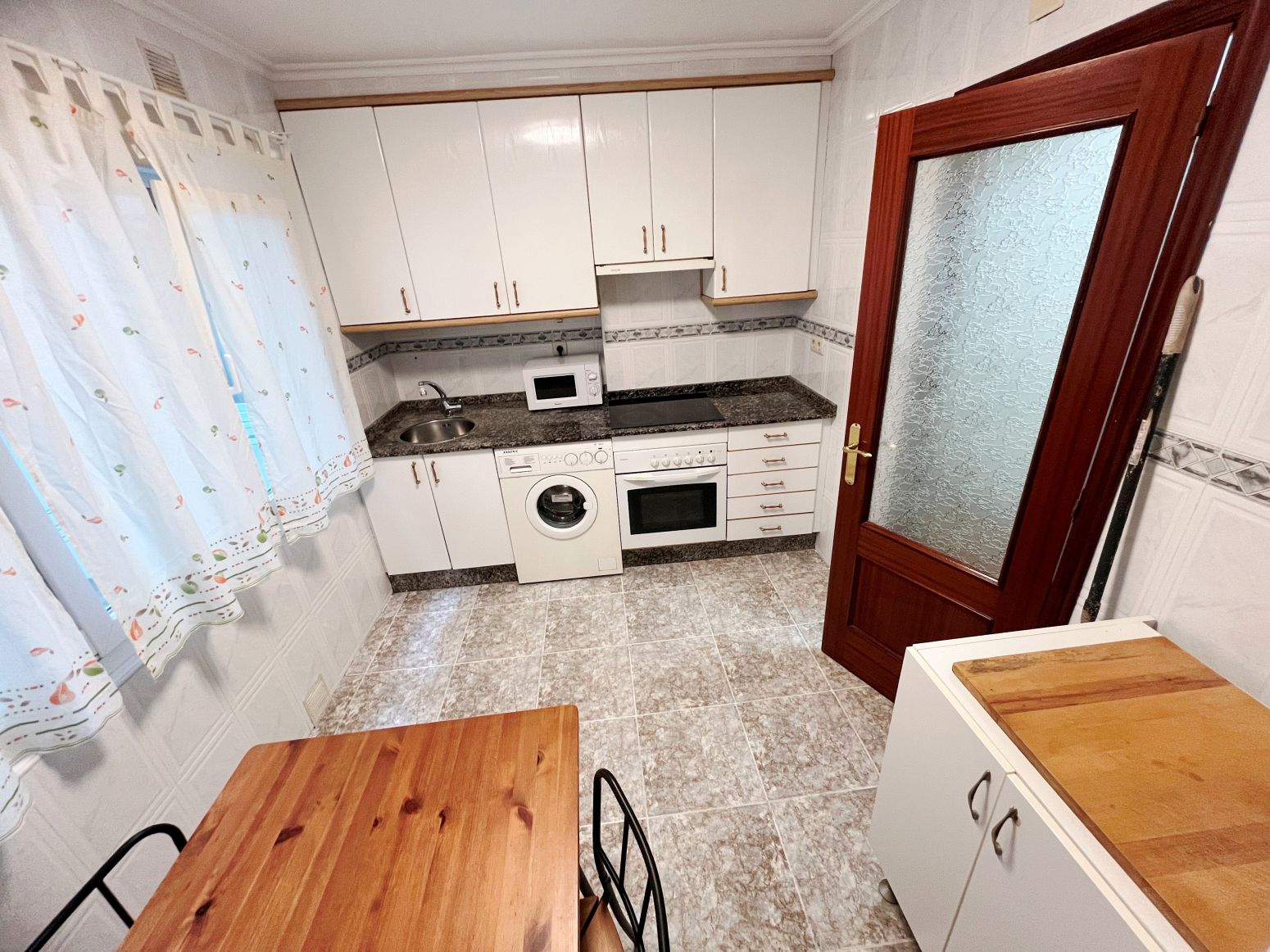Kitchen of Flat to rent in Avilés