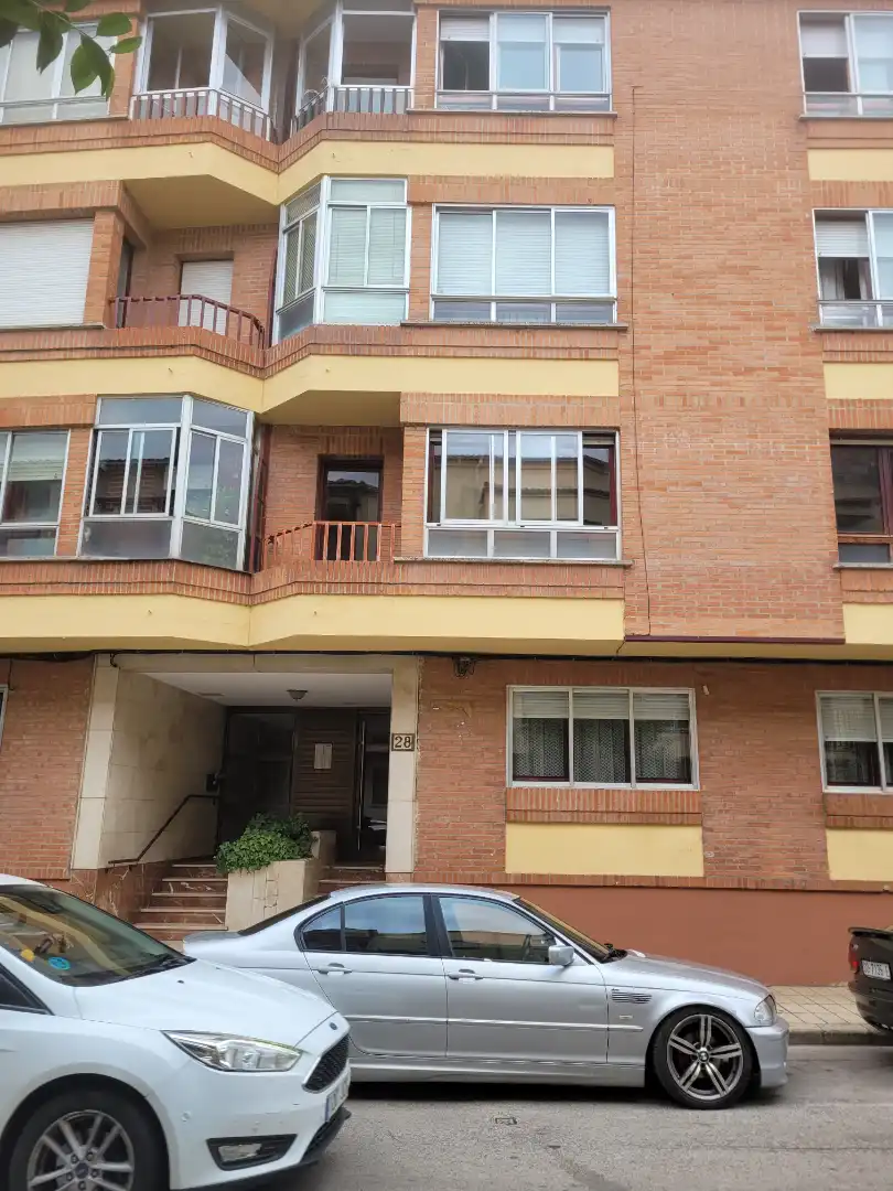 Vista exterior de Pis en venda en Soria Capital  amb Calefacció i Parquet