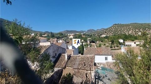Foto 2 de Casa adosada en venta en Castillo de Locubín, Jaén