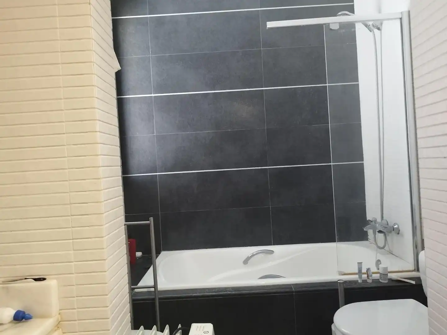 Baño de Casa o chalet de alquiler en Puerto Real con Aire acondicionado, Jardín privado y Piscina