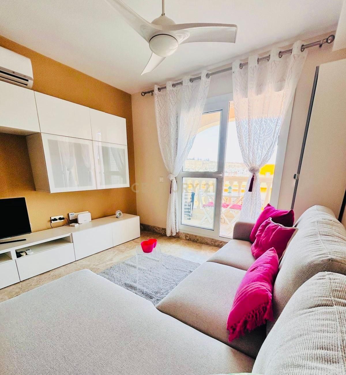 Sala d'estar de Estudi en venda en El Ejido amb Aire condicionat i Piscina comunitària